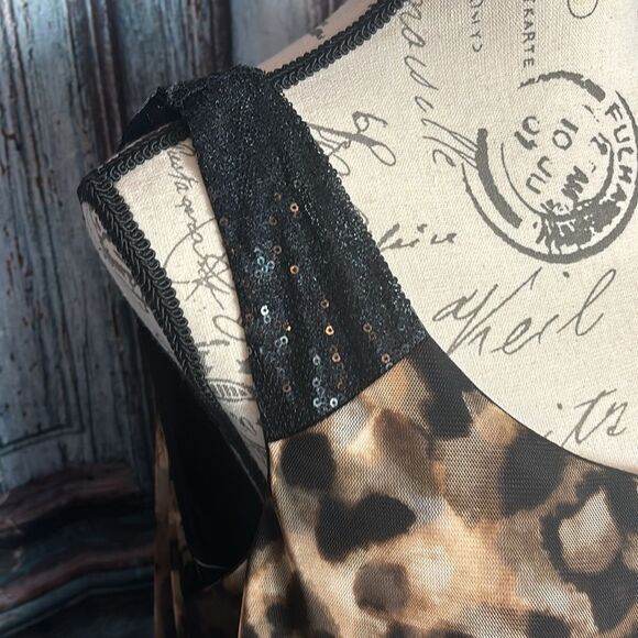 Dress Barn Animal print asymmetrical dress, size 14, excellent condition - Picture 3 of 12